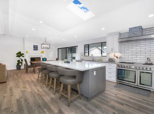 256 Palmer St, Costa Mesa, CA 92627
