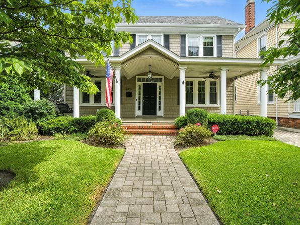 1034 Jamestown Cres