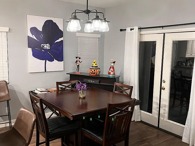 Ashton Cir — Photo 2