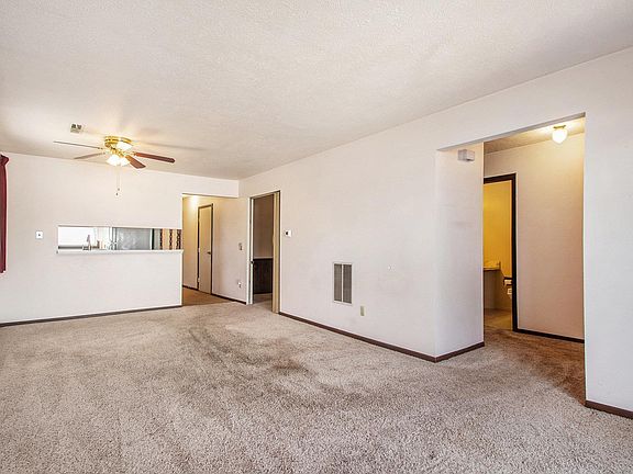 3rd image of 1201 Berkley Cir