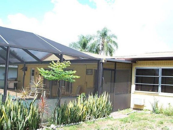 4th image of 1638 SE Holiday Rd