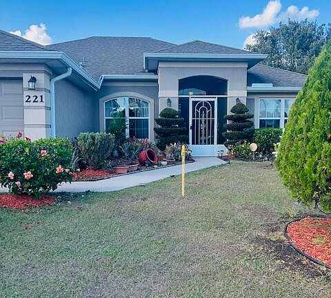 3rd image of 221 SW Kestor Drive