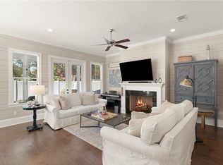 673 Arnold Ln, Saint Simons Island, GA 31522