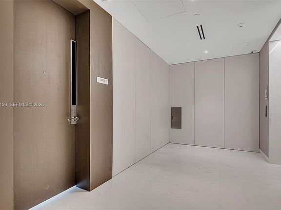 2nd image of 300 Biscayne Boulevard Way #3008W