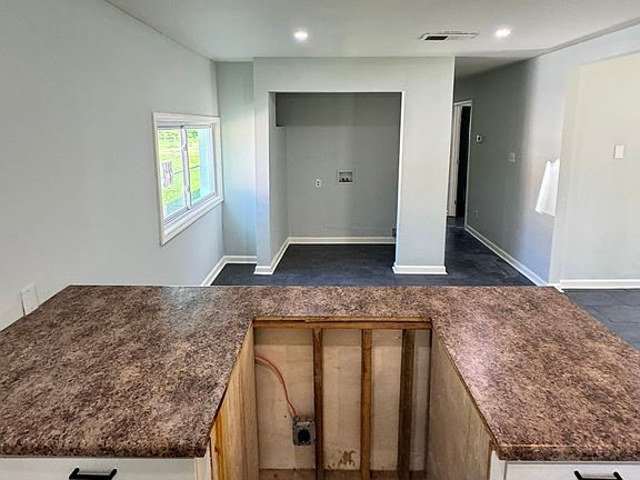 5th image of 596 Delta Rd