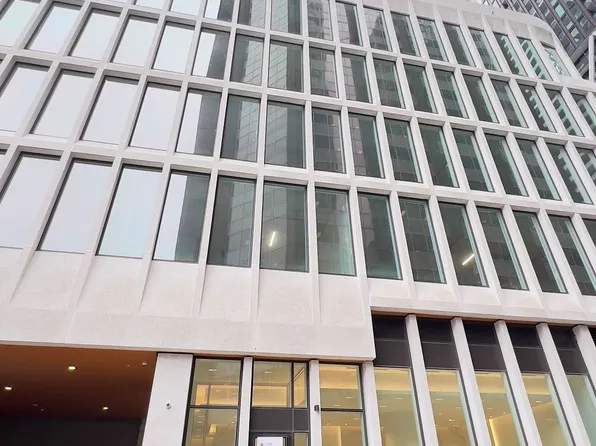 230 Simcoe St #2417, Toronto, ON M5T 0G7