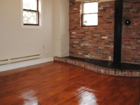 2nd image of 150 Ellsworth St