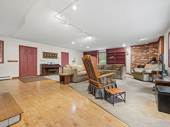 5th image of 104 Tall Pine Drive