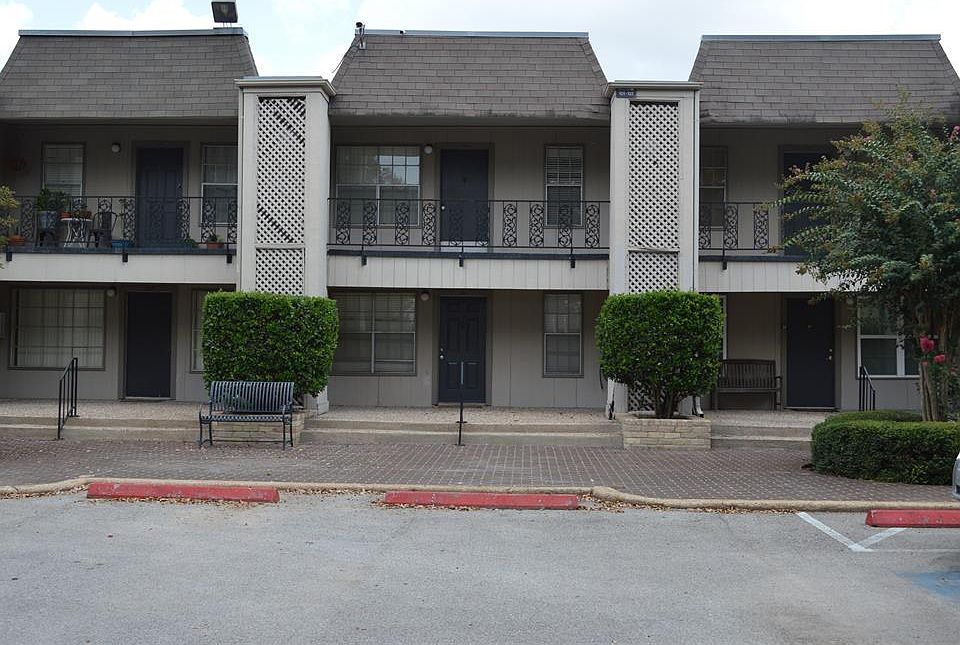1st image of 5550 N Braeswood Blvd APT 103