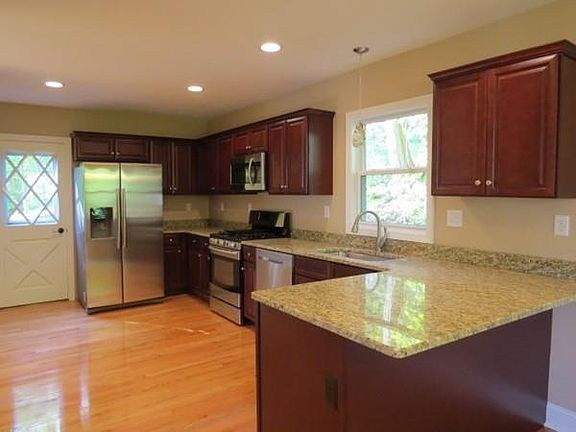 3rd image of 22 Claremont Ave