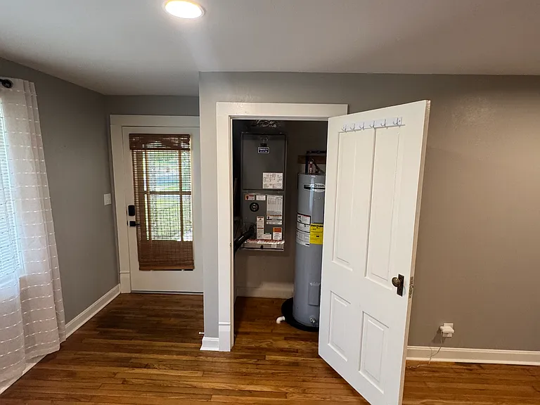 417 E Chilhowie Ave #1 — Photo 9