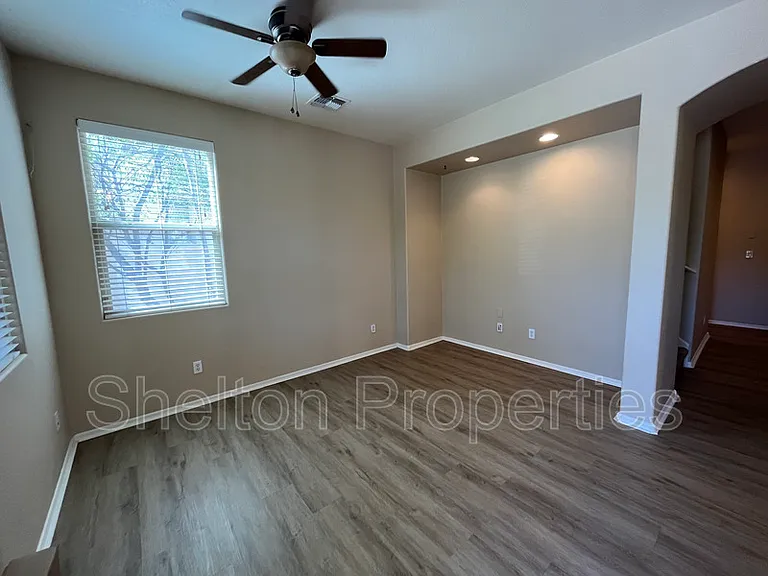 2958 N Clanton St — Photo 5