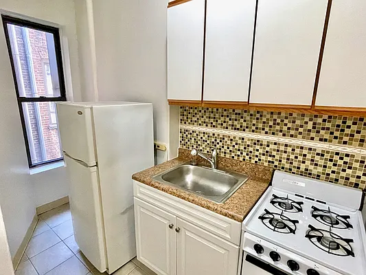 Rented by Compass | media 7