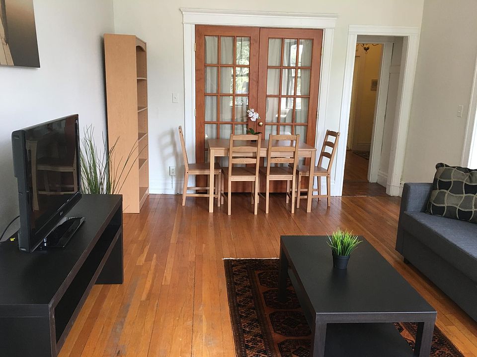 Living/dining room