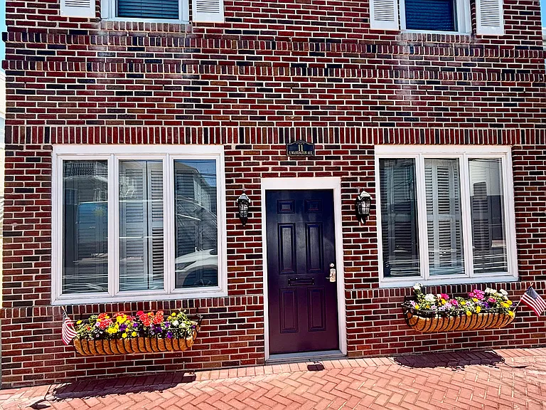 11 S Washington Ave #1 — Photo 1