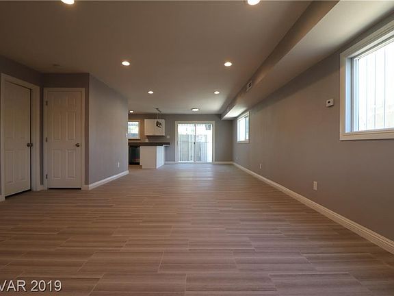5th image of 1809 Parkchester Dr