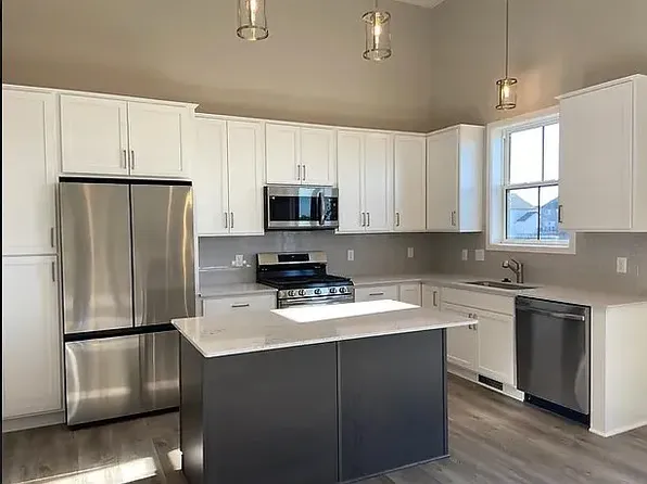 18140 Gavel Ln, Lakeville, MN 55044