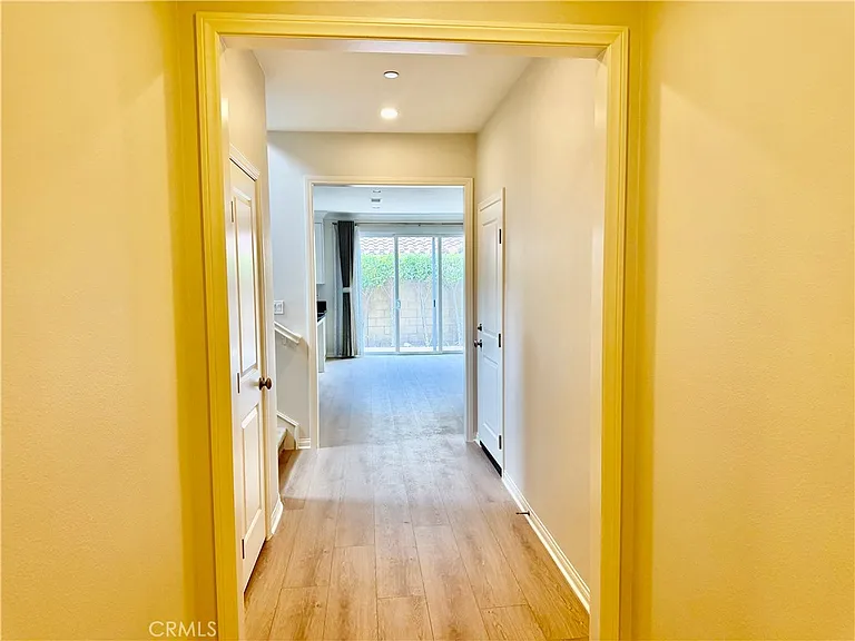 102 Chestnut Grv — Photo 6