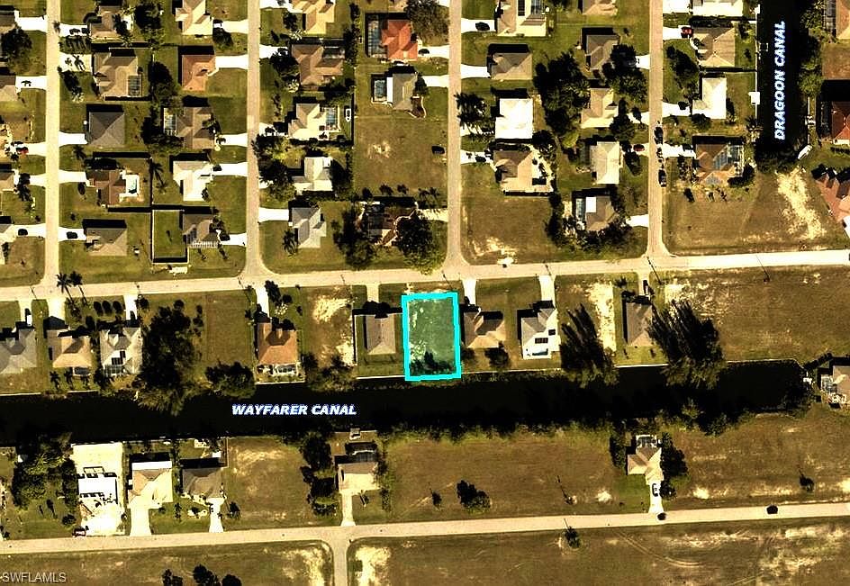 2nd image of 902 SE 15th St