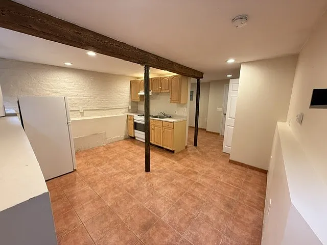 Studio, 375 sqft, $2,200 — Photo 3
