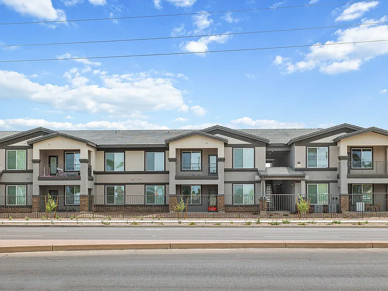 Obsidian on Glendale — Photo 26