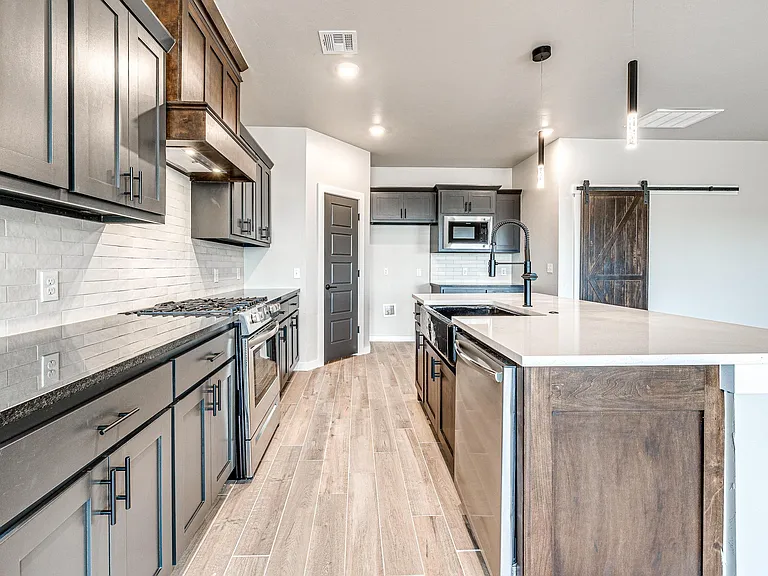109 Carlow Way — Photo 31