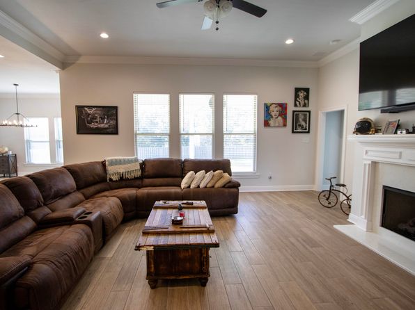5689 Oak Haven Ln