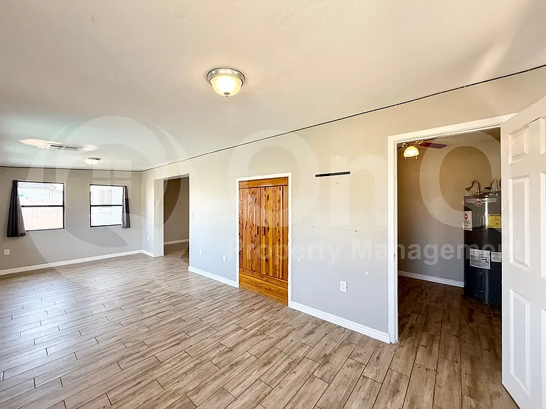337 N Williams — Photo 17