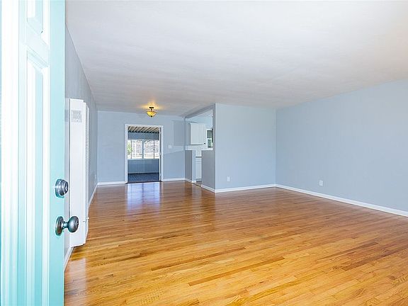 3rd image of 635 West St
