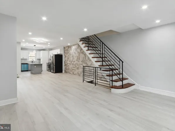 5827 N 15th St, Philadelphia, PA 19141