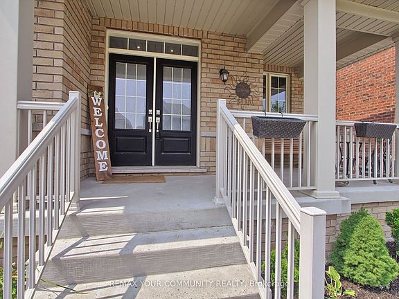 5th image of 26 Hodgson Rd N