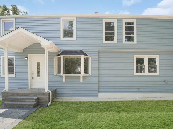 83 Oliver Avenue, Valley Stream, NY 11580