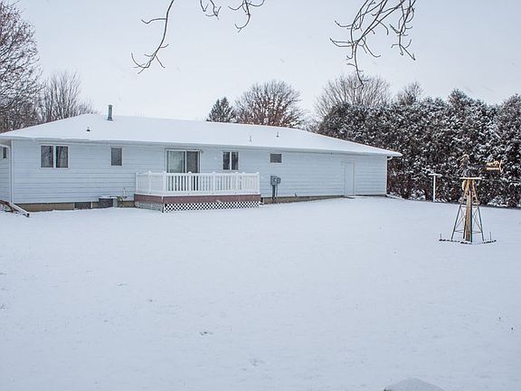 2nd image of 909 2nd St SE
