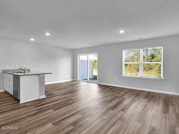 3rd image of 3174 Lobelia Ln