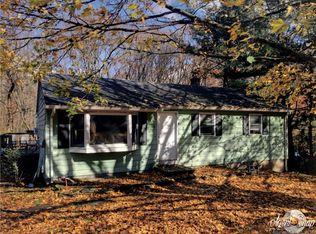 8 Fruitwood Dr, Norwich, CT 06360
