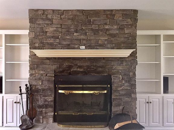 5th image of 11 Pinion Pine Ln