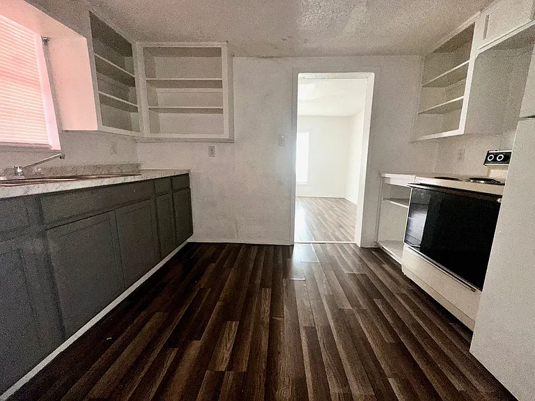 604 W Avenue I #A — Photo 6