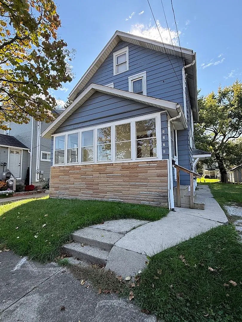 Three bedroom one bathroom home for rent — Photo 1