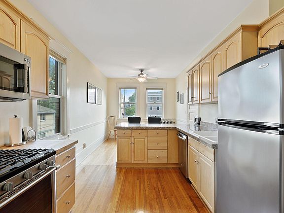 4th image of 630 Marshall Ave APT 3