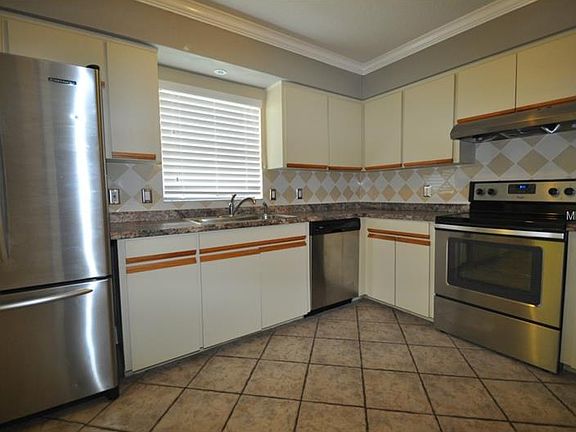 3rd image of 1789 Cinnamon Cir