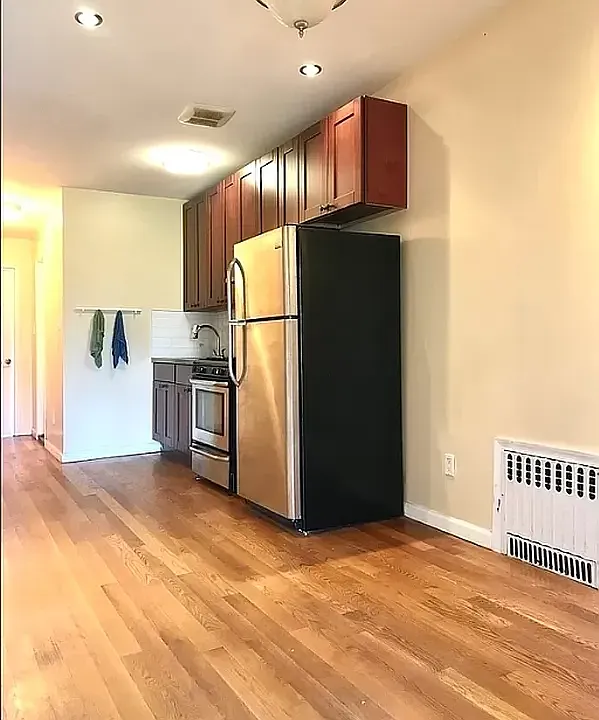 42 Carlton Ave #4A