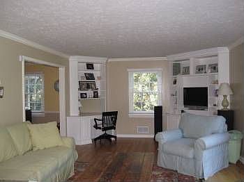 5th image of 6 Surrey Hill Ln