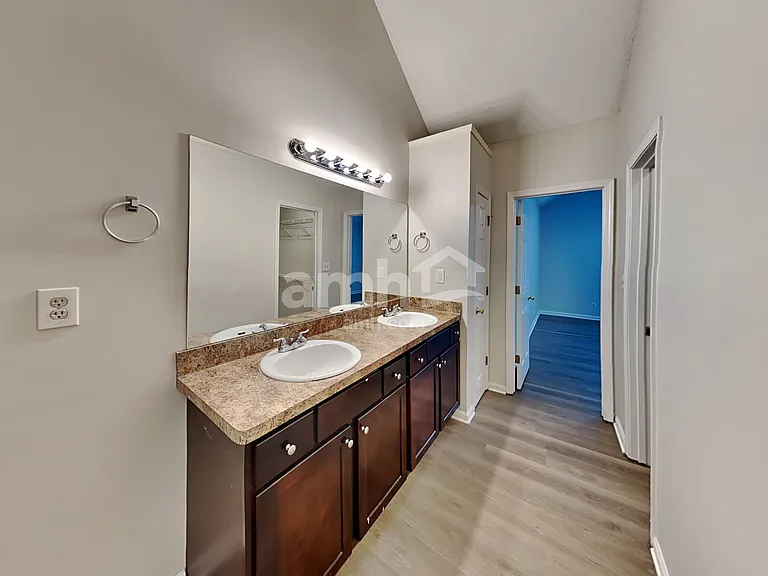 321 Winchester Way — Photo 13