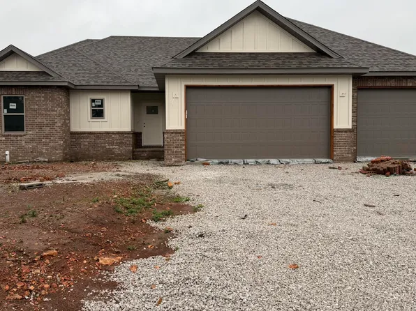 1405 N Collins Drive, Republic, MO 65738