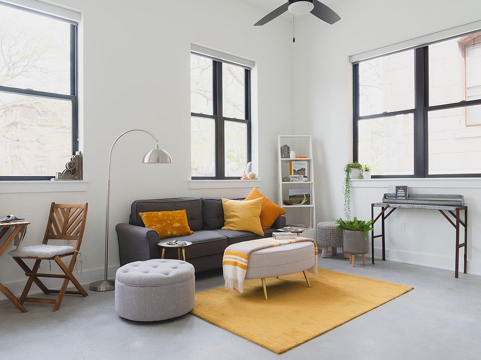 1st image of 2016 Cambridge St #104