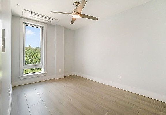 4th image of 975 Liberty Ave #2A