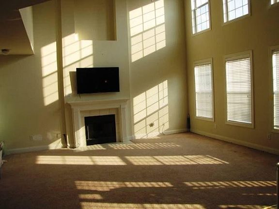 Great Room has 6 Windows!