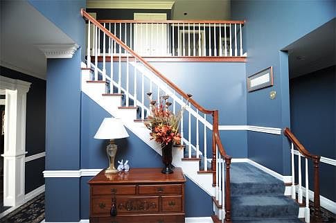 108 Trenton Circle Entry