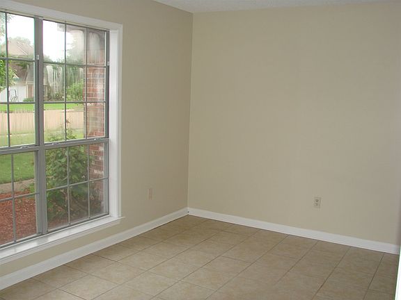 3rd image of 4361 Whispering Bend Dr