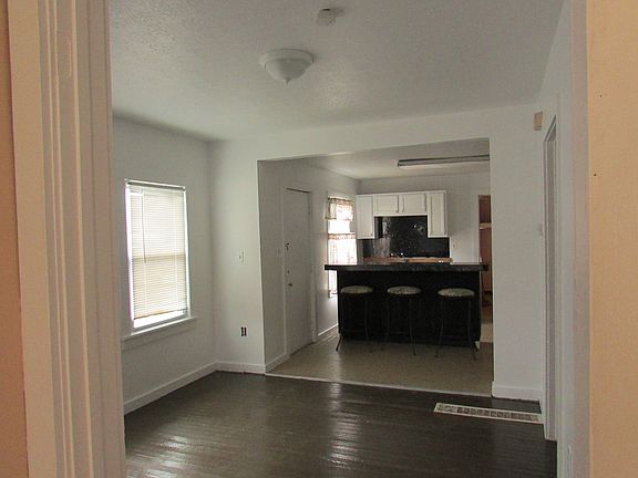 5th image of 3118 W 18th St